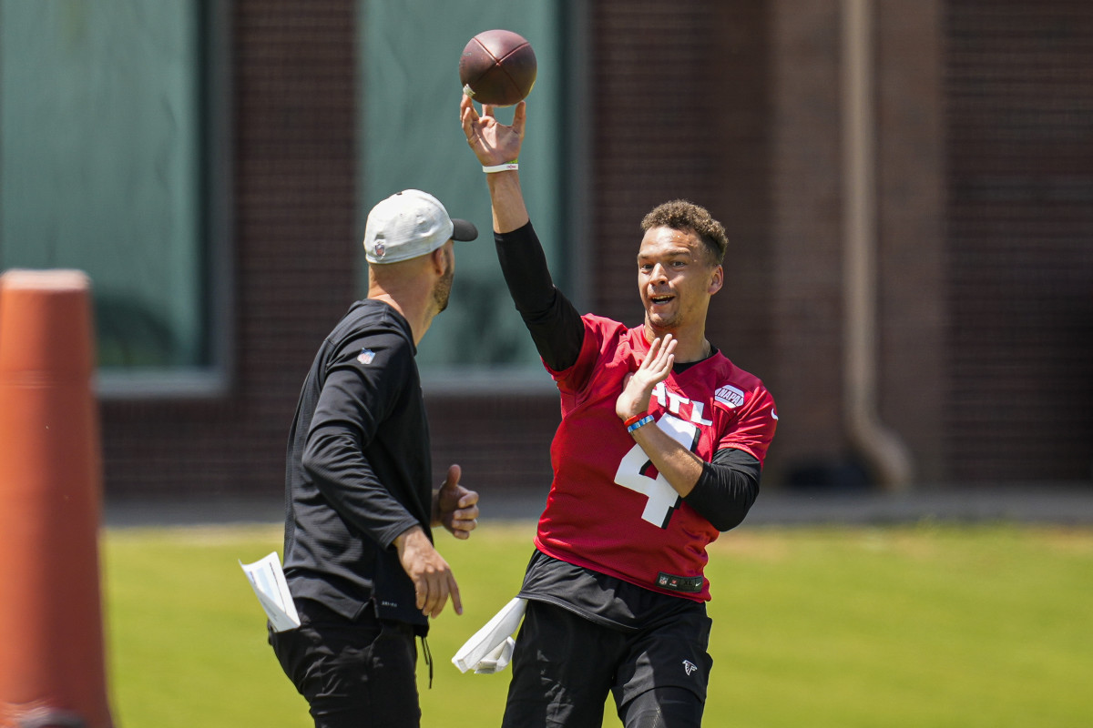 May 14, 2022; Flowery Branch, GA, USA; Atlanta Falcons quarterback Desmond Ridder (4) passes during Falcons Rookie Minicamp at the Falcons Training Complex. Mandatory Credit: Dale Zanine-USA TODAY Sports